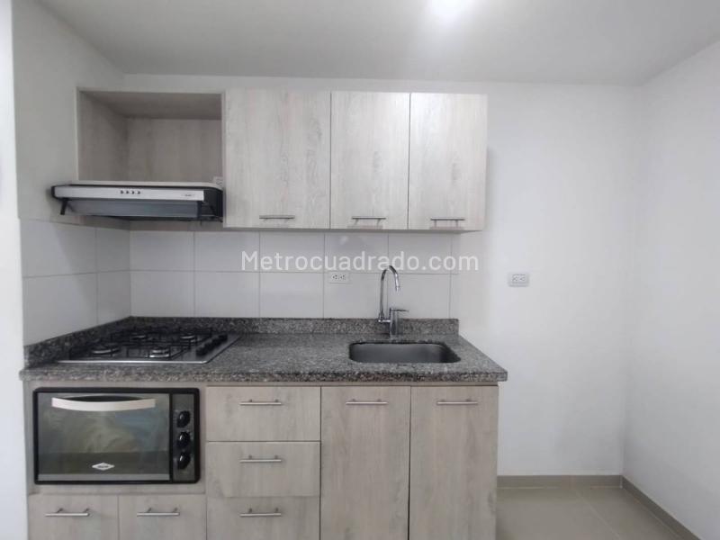 3BR Apartment in Las Lomitas (67 m²) - 3