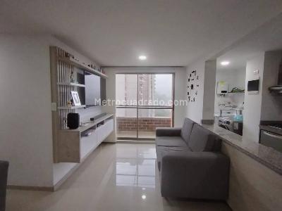 Apartamento de 2 alcobas en venta en Las Lomitas, Sabaneta, 67 m² · foto 2 de 12