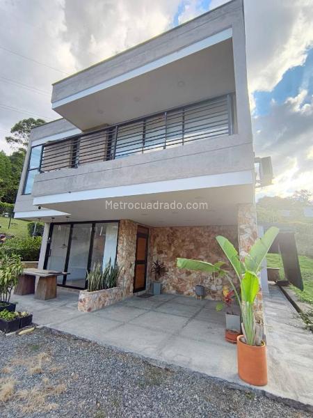 Casa en Arriendo, La Mina, Envigado