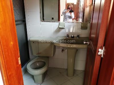 Casa de 5 alcobas en venta en Cedro Golf, Bogotá, 400 m² · foto 10 de 19