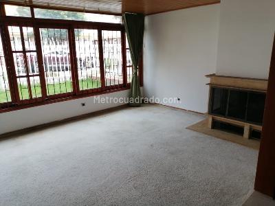Casa de 5 alcobas en venta en Cedro Golf, Bogotá, 400 m² · foto 14 de 19