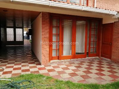 Casa de 5 alcobas en venta en Cedro Golf, Bogotá, 400 m² · foto 6 de 19