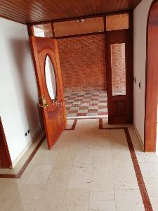 Casa de 5 alcobas en venta en Cedro Golf, Bogotá, 400 m² · foto 9 de 19