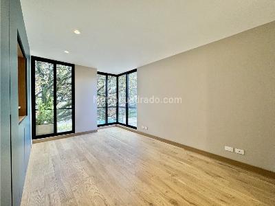 Apartamento de 2 alcobas en venta en La Cabrera, Bogotá, 220 m² · foto 2 de 15