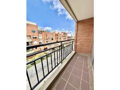 Apartamento de 3 alcobas en venta en El Batán, Bogotá, 92 m² · foto 2 de 17