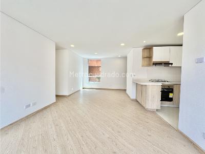 Apartamento de 3 alcobas en venta en El Batán, Bogotá, 92 m² · foto 3 de 17