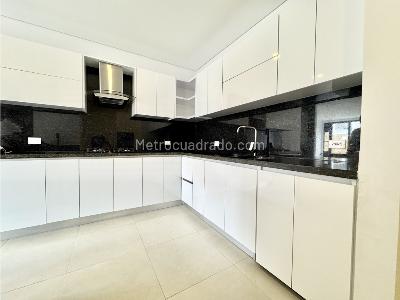 Apartamento en venta en Bella Suiza, Bogotá · foto 3 de 14