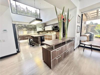 Casa de 4 alcobas en venta en Guaymaral, Bogotá, 1413 m² · foto 5 de 20