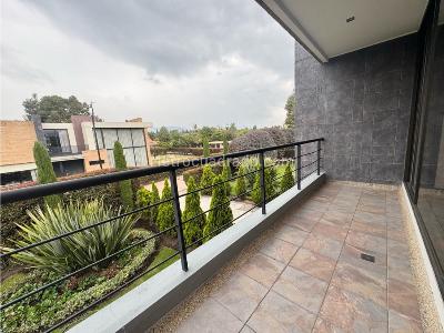 Casa de 4 alcobas en venta en Guaymaral, Bogotá, 1413 m² · foto 11 de 20
