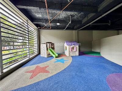 Apartamento de 3 alcobas en venta en Chico, Bogotá, 210 m² · foto 16 de 18