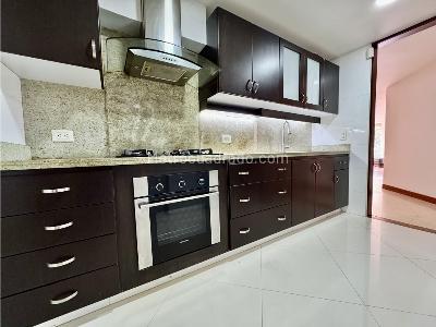 Apartamento de 3 alcobas en venta en Chico, Bogotá, 210 m² · foto 6 de 18
