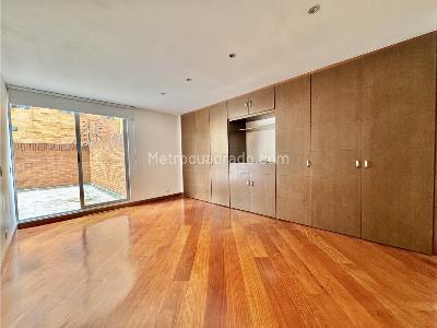Apartamento de 3 alcobas en venta en Chico, Bogotá, 210 m² · foto 8 de 18