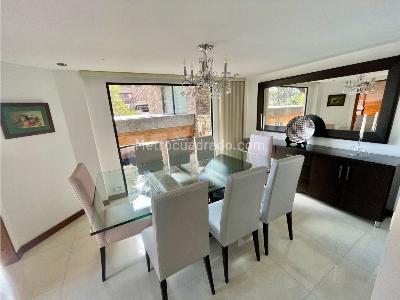 Casa de 4 alcobas en venta en Cerros Suba, Bogotá, 250 m² · foto 2 de 16