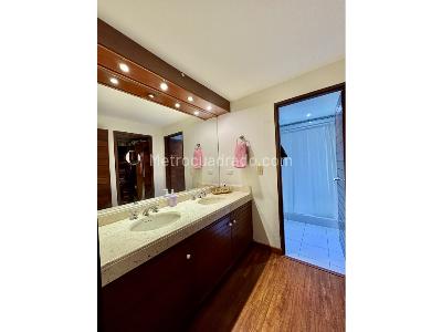 Apartamento en venta en Los Rosales, Bogotá · foto 18 de 20