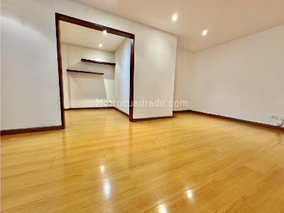 Apartaestudio en venta en Chico Navarra, Bogotá, 70 m² · foto 3 de 15