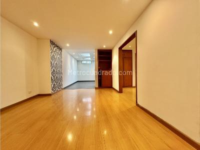 Apartaestudio en venta en Chico Navarra, Bogotá, 70 m² · foto 6 de 15