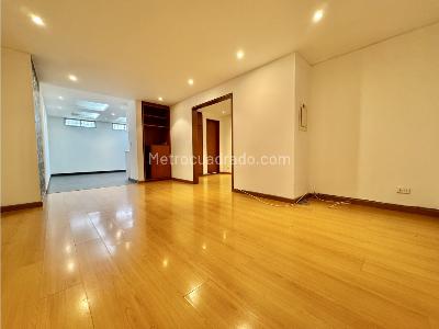 Apartaestudio en venta en Chico Navarra, Bogotá, 70 m² · foto 7 de 15