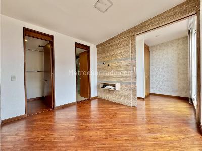 Apartamento en venta en Gratamira, Bogotá · foto 4 de 19