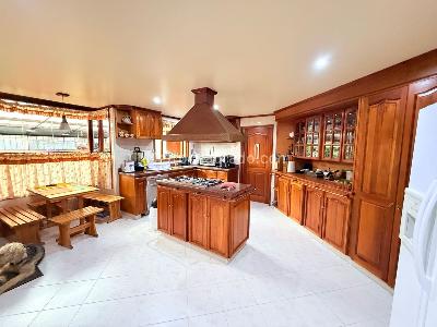 Casa de 3 alcobas en venta en San Jose De Bavaria, Bogotá, 410 m² · foto 5 de 20