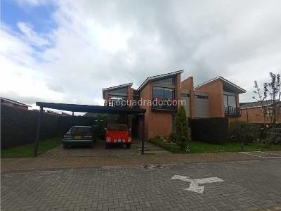 Casa de 3 alcobas en venta en Chuntame, Cajicá, 175 m² · foto 2 de 20
