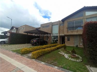 Casa de 3 alcobas en venta en Via Tabio, Cajicá, 189 m² · foto 3 de 20