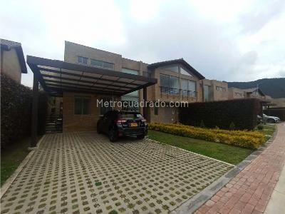 Casa de 3 alcobas en venta en Via Tabio, Cajicá, 189 m² · foto 4 de 20