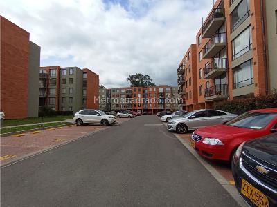 Apartamento de 2 alcobas en venta en Conjunto Alisso, Cajicá, 54 m² · foto 4 de 20