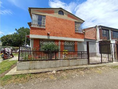 Casa en arriendo en Centro, Cajicá · foto 3 de 20