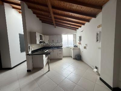 Apartamento de 3 alcobas en venta en Guayabal Cristo Rey, Medellín, 86 m² · foto 2 de 11