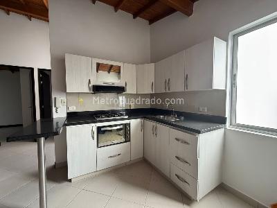Apartamento de 3 alcobas en venta en Guayabal Cristo Rey, Medellín, 86 m² · foto 3 de 11