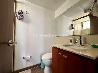 Apartamento de 2 alcobas en venta en Los Balsos No 2, Medellín, 76 m² · foto 9 de 11
