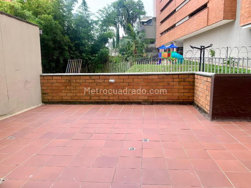 Apartamento amplio de 3 habitaciones con terraza en La Doctora - 3