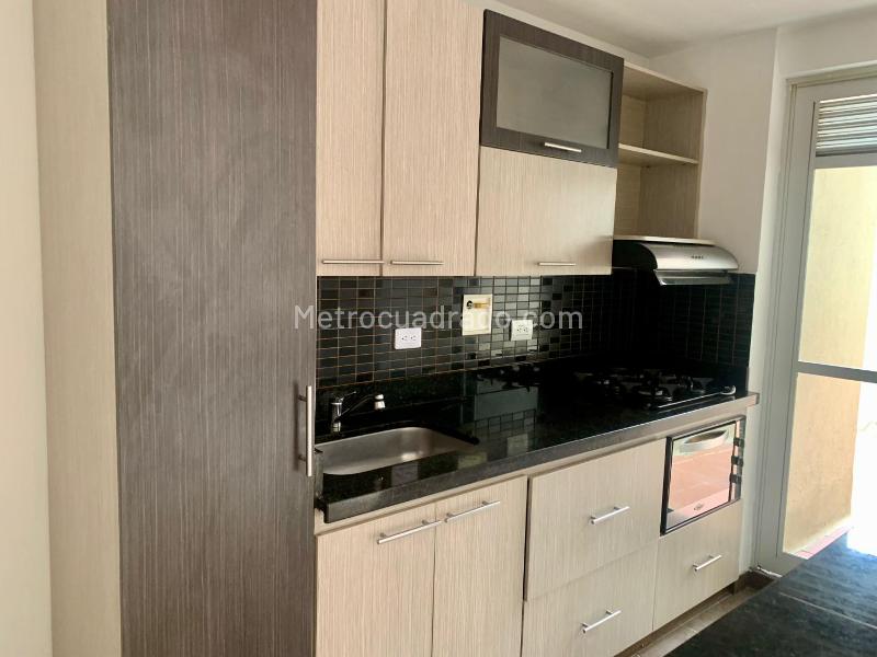 Apartamento amplio de 3 habitaciones con terraza en La Doctora - 5