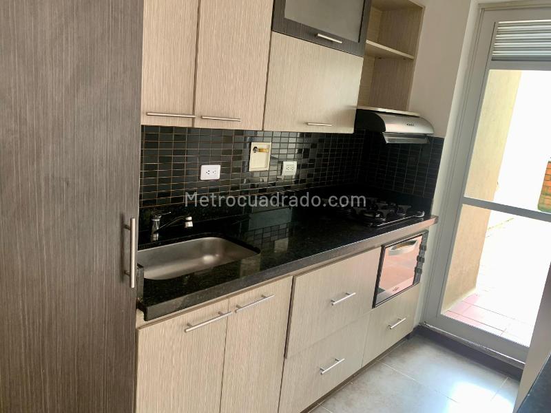 Apartamento amplio de 3 habitaciones con terraza en La Doctora - 6