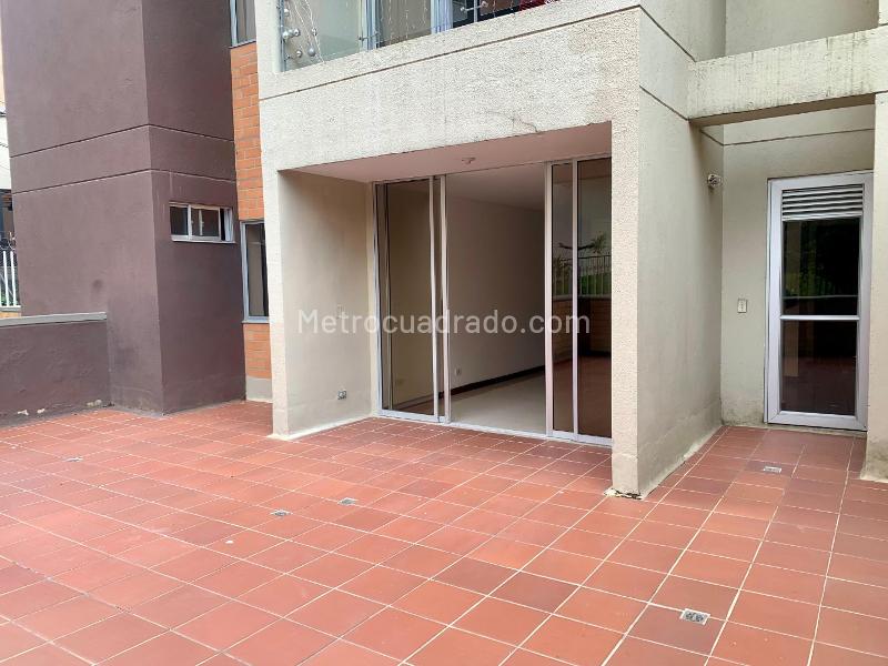 Apartamento amplio de 3 habitaciones con terraza en La Doctora - 8