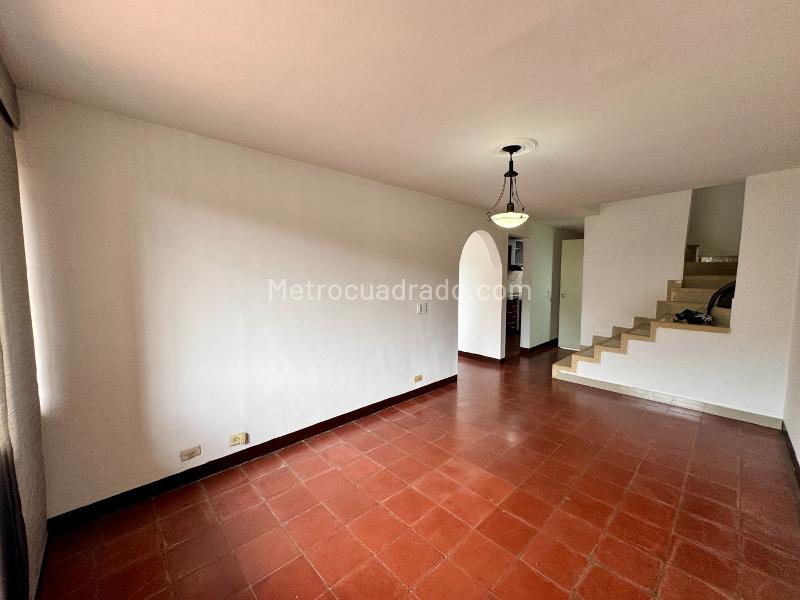 Charming 3BR House in Las Violetas - 4