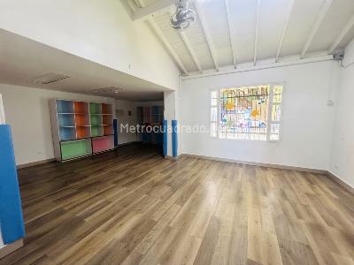 Casa de 5 alcobas en arriendo en Zúñiga, Envigado, 700 m² · foto 16 de 20