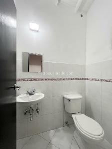 Casa de 5 alcobas en arriendo en Zúñiga, Envigado, 700 m² · foto 20 de 20