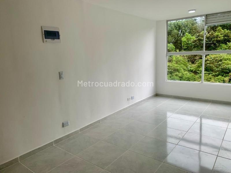 Apartamento de 3 habitaciones con vista a las montañas - 2