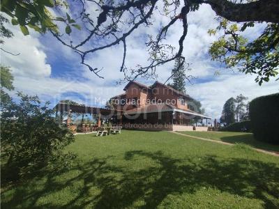 Casa de 4 alcobas en venta en Vereda San Luis, Rionegro · foto 2 de 20