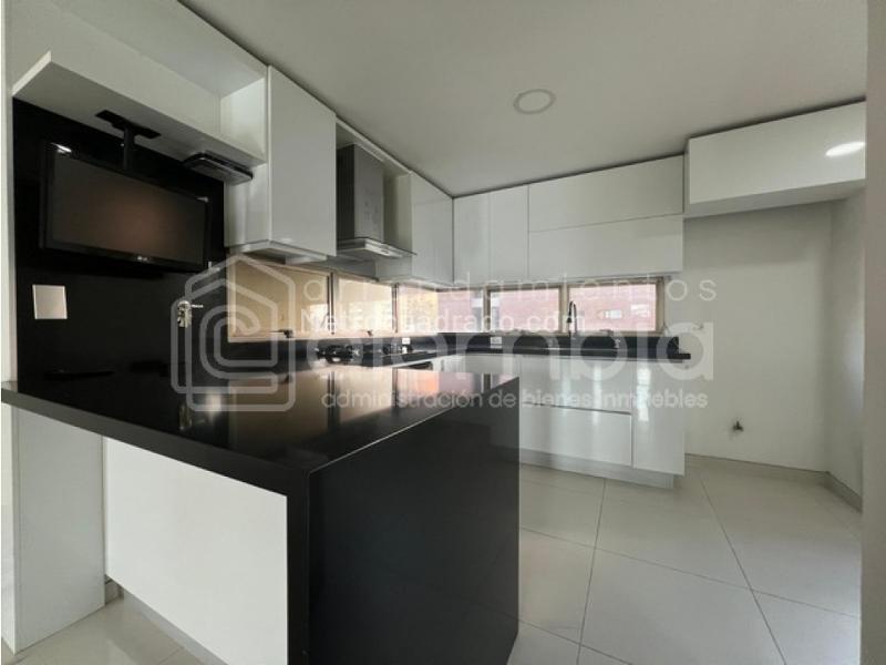 Spacious 3BR Apartment in Loma De Los Parra - 8