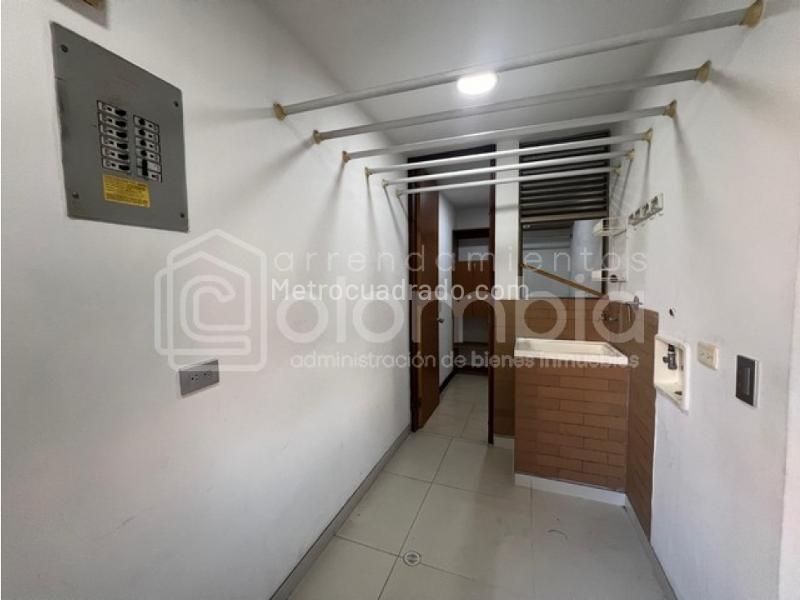 Spacious 3BR Apartment in Loma De Los Parra - 9