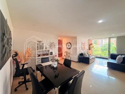 Apartamento en venta en Loma De Las Brujas, Envigado · foto 2 de 15