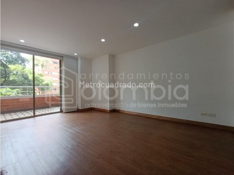 Apartamento Moderno de 2 Alcobas con Terraza en Loma de los Parra - 3