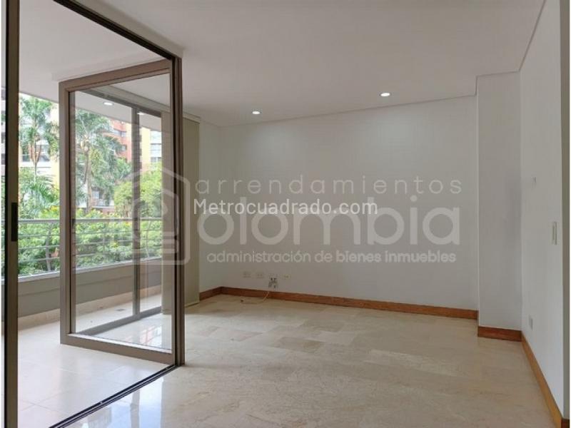 Apartamento Moderno de 2 Alcobas con Terraza en Loma de los Parra - 4