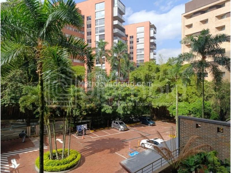 Apartamento Moderno de 2 Alcobas con Terraza en Loma de los Parra - 6