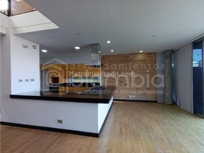Casa de 4 alcobas en venta en Loma El Atravesado, Envigado, 380 m² · foto 5 de 20