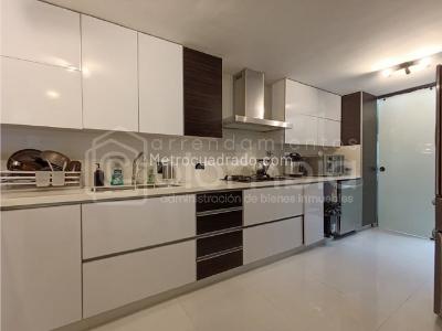 Casa de 3 alcobas en venta en San Lucas, Medellín, 270 m² · foto 5 de 20