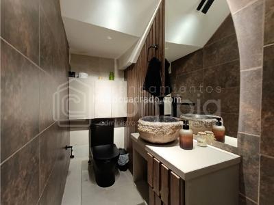 Casa de 3 alcobas en venta en San Lucas, Medellín, 270 m² · foto 9 de 20