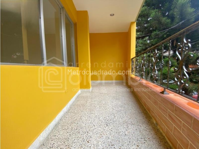 4BR House in Jardines (120 m²) - 4